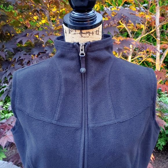 Pendleton Black Fleece Full Zip Vest - Picture 5 of 11
